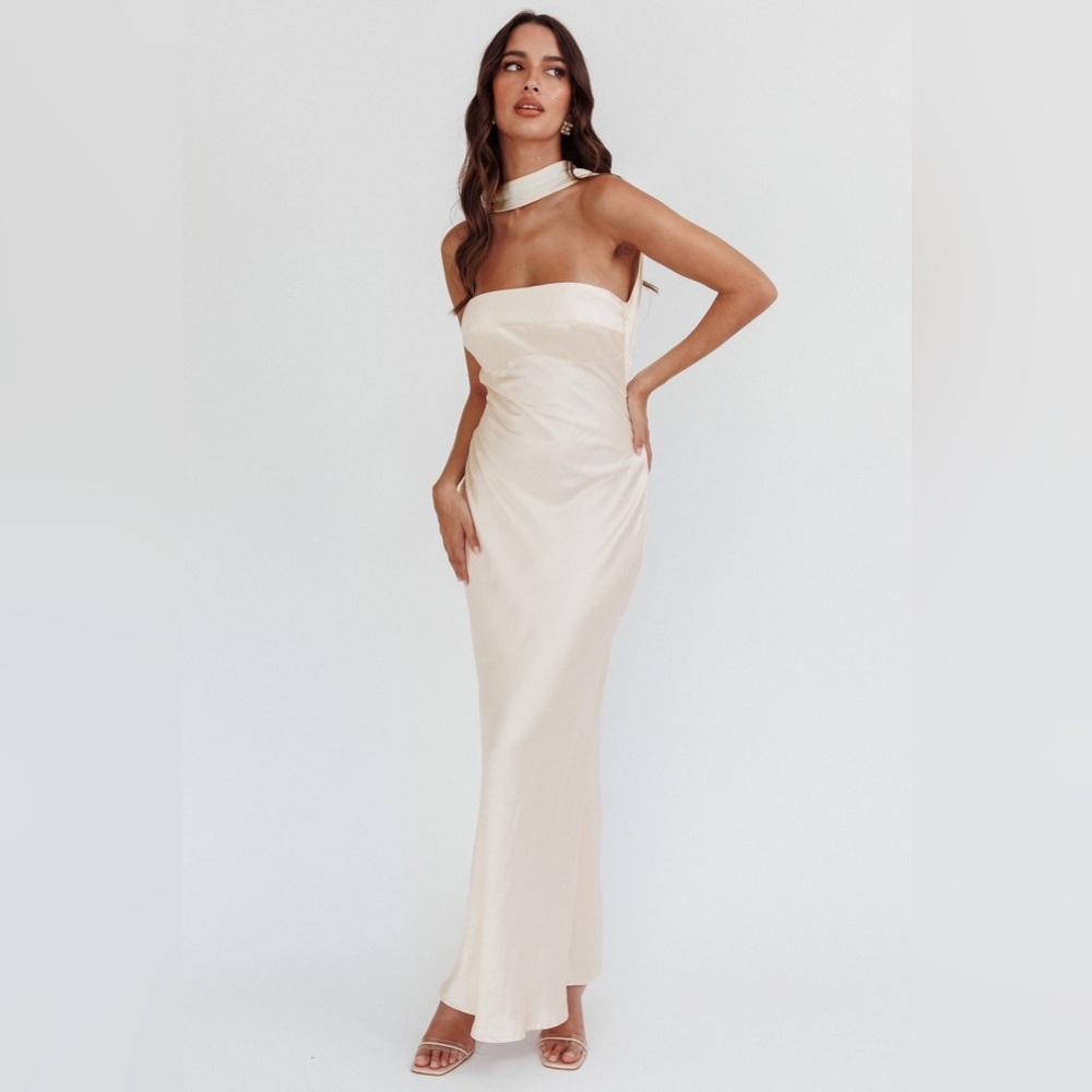 NWT Selfie Leslie Damsel Reverse Halter Maxi Dress Oyster